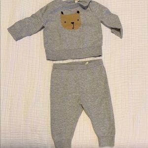 GAP Gray Knit Bear Sweater Set with Tan Bear Face